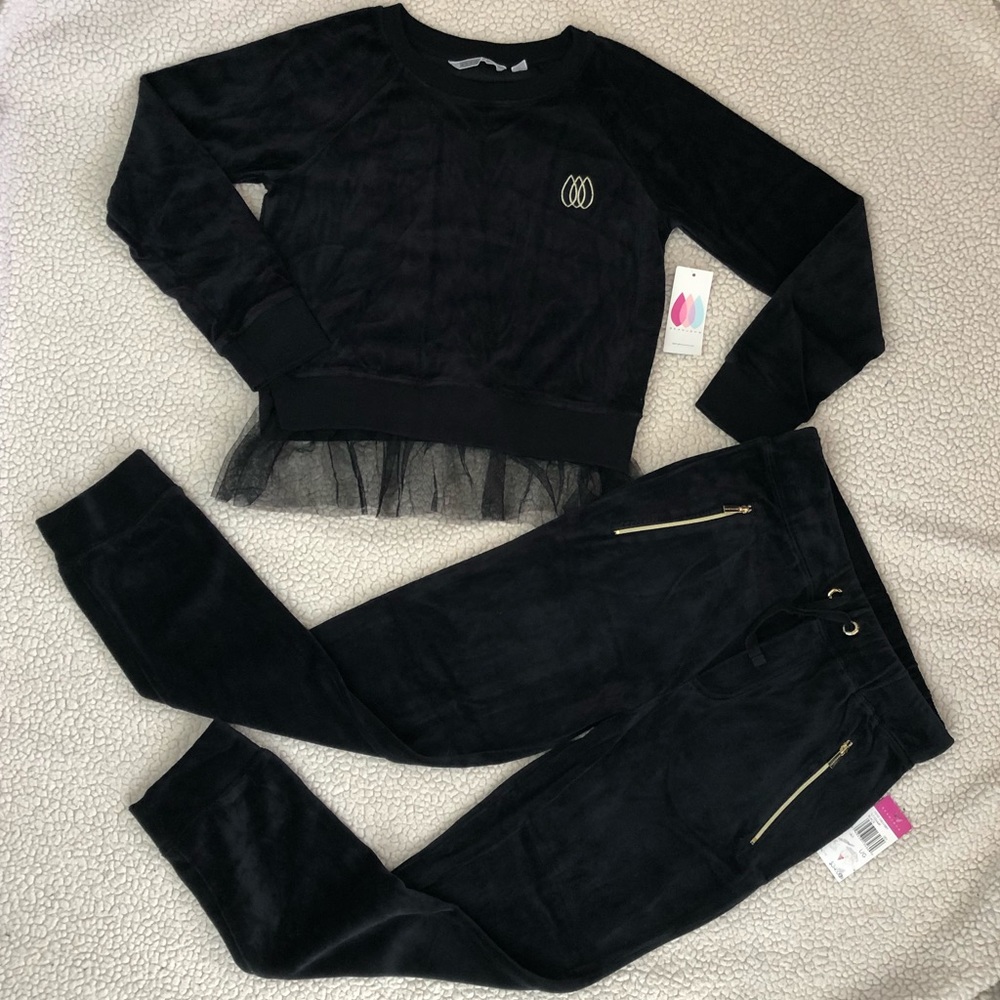 **SOLD** NWT 2pc set by Sean John, black